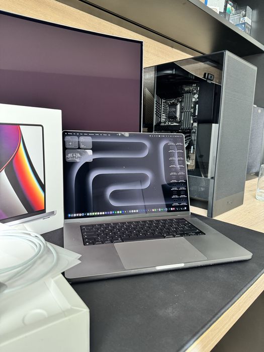 Macbook Pro 16" M1 Pro 16GB RAM, 512GB