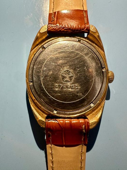 Часы Слава СССР.21 камень