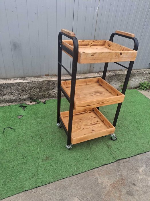 Дървена количка с колелца