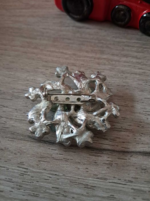 Брошка посребрена