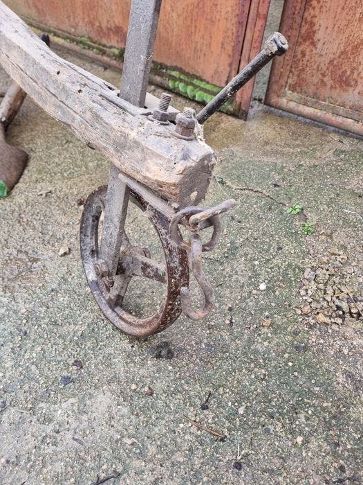 Дървено рало,добро техническо състояние готово за работа