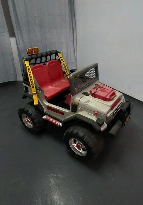 Jeep & Motocicletă electrică