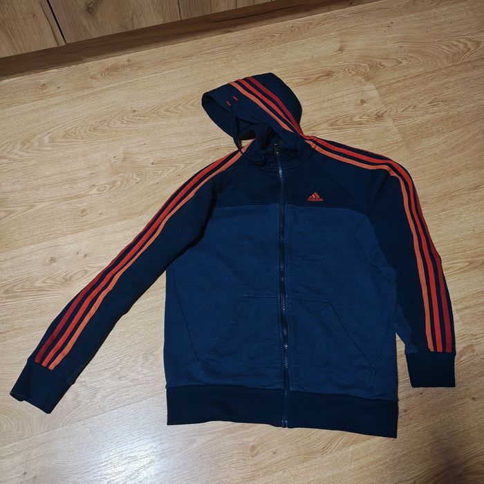 Суитчър Adidas essentials