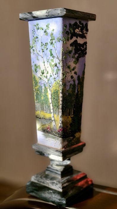 Ваза из камня ручной работы