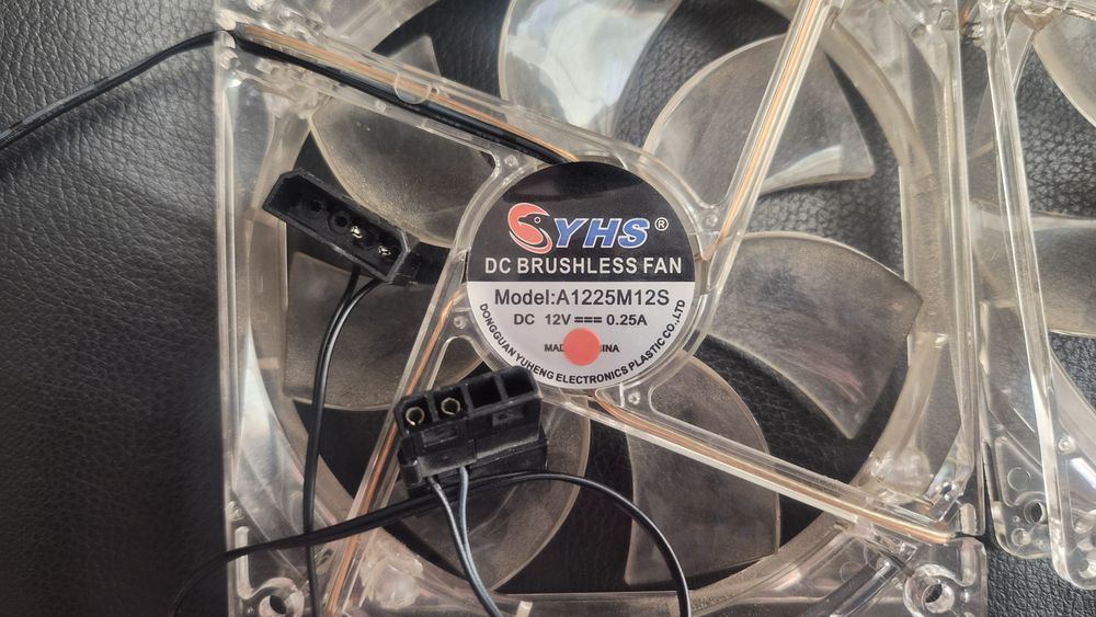 Ventilatoare Calculator brushless 120 mm cu culoare Rosie