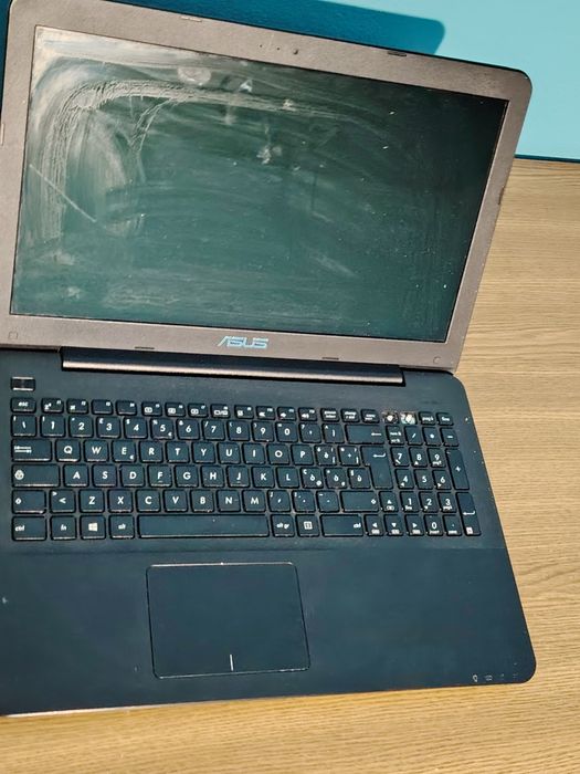 Vând laptop Asus functional