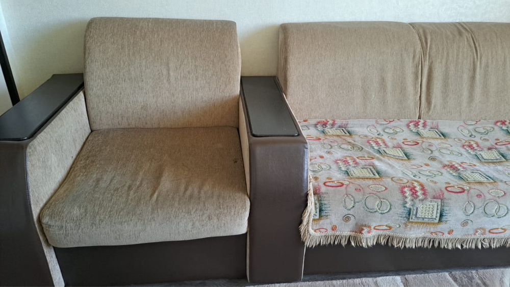 Продам б/у диван