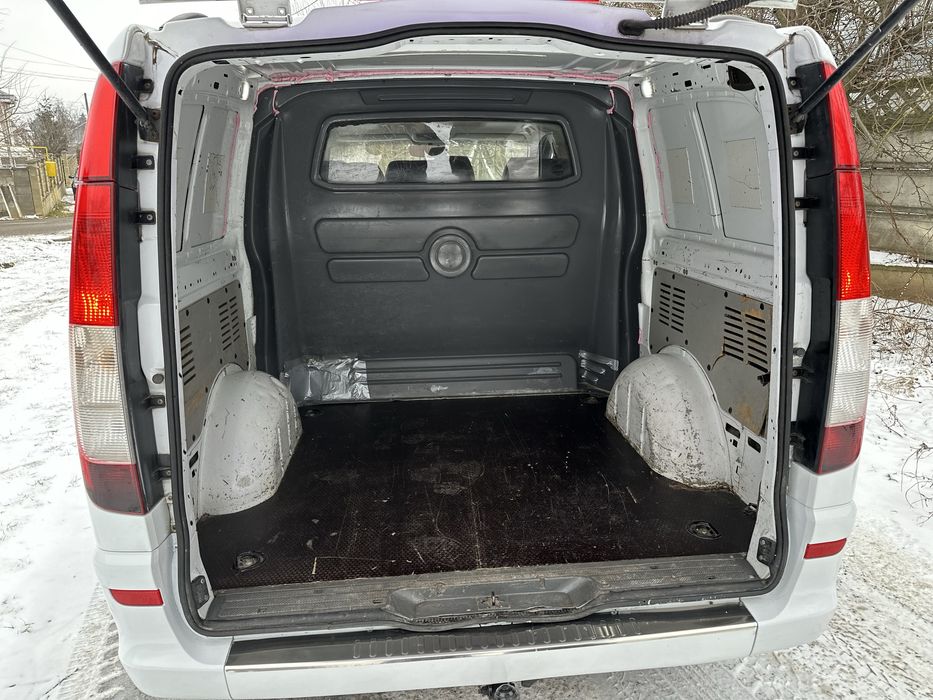 Vând Mercedes Vito