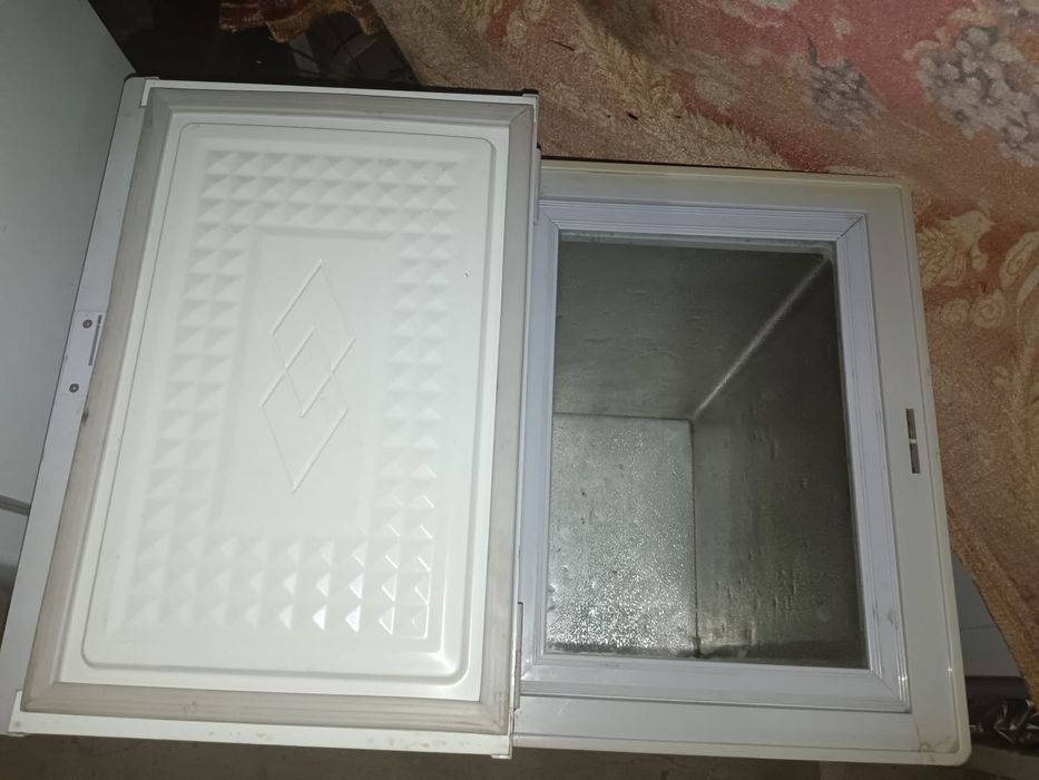 Морозильник продам