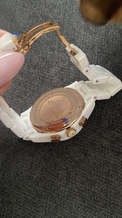Часовник Armani бял