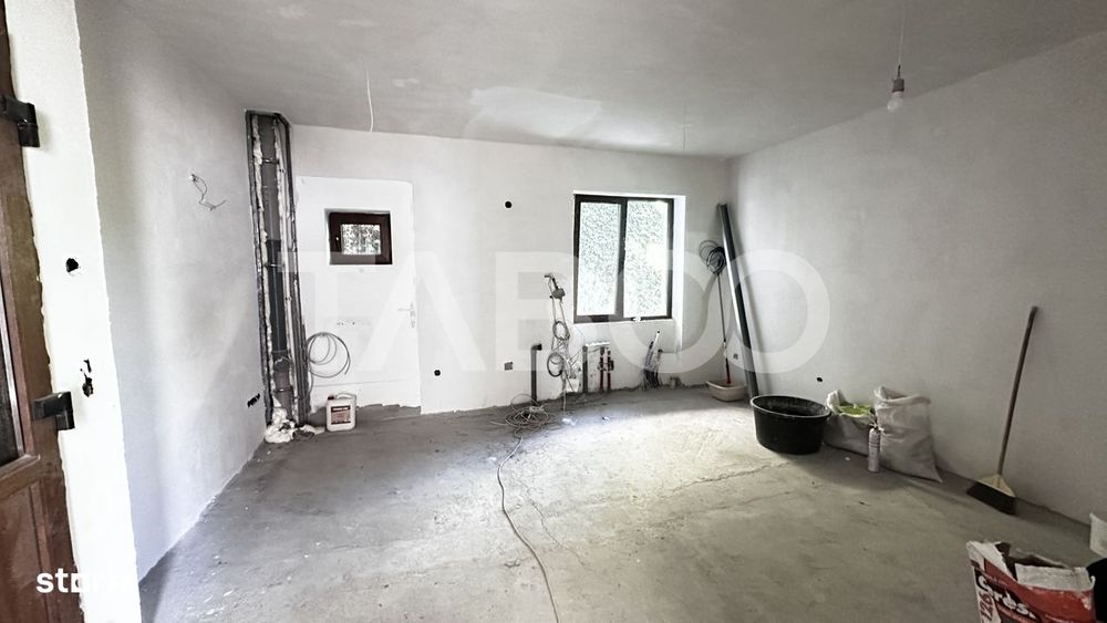 De vanzare apartament 3 camere 56mp nemobilat cu balcon Central