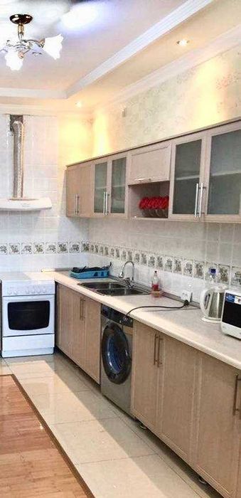 Сдается в аренду 2 комнатная квартира 80 м.кв в Новостройке ул.Айбек