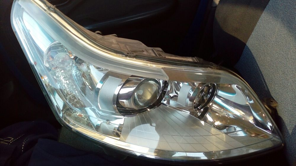 Ксенонов фар ситроен с4