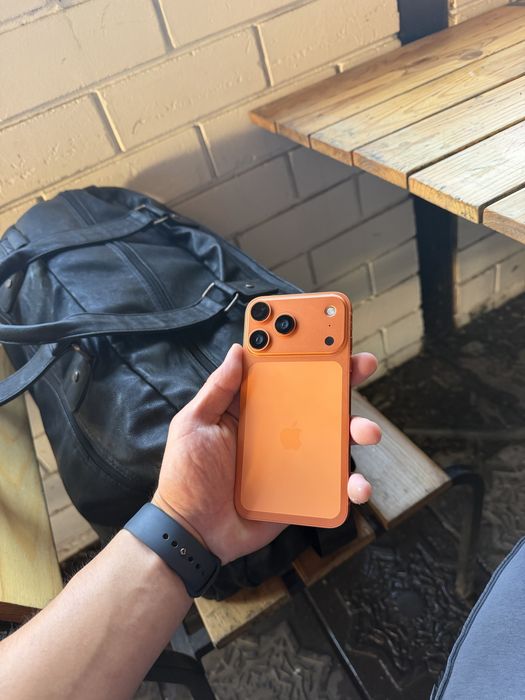Iphone 11 в корпусе 17pro 128gb