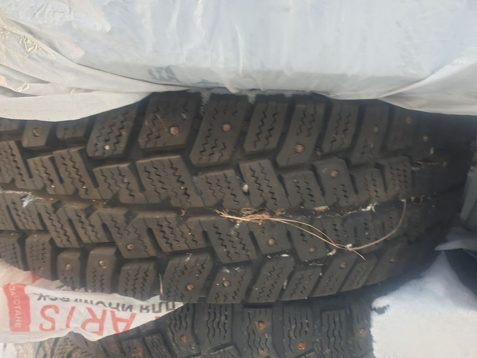 продам шипованую резину на Газель.
