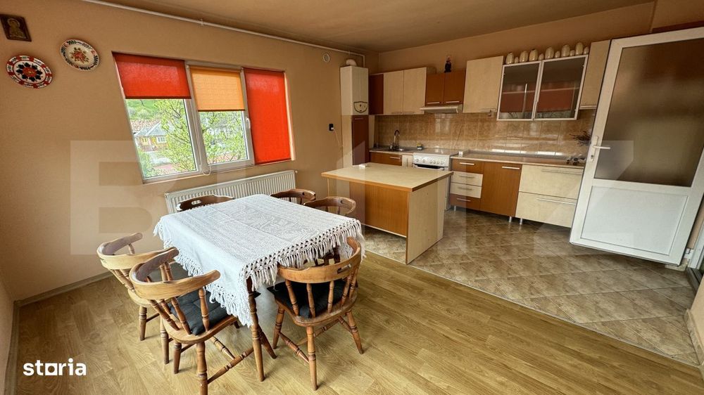 Casa de vanzare, in Sigmir si 10 ari de teren