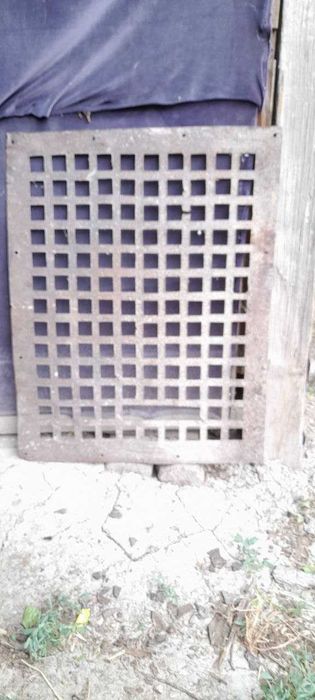 Продам решетку металлическую из цельного листа 57,5 на 72,5 см