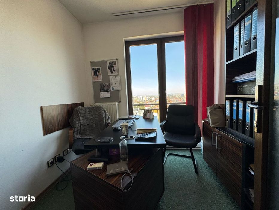 Apartament 4 camere, ultrafinisat, mobilat pentru birou, panorama unic