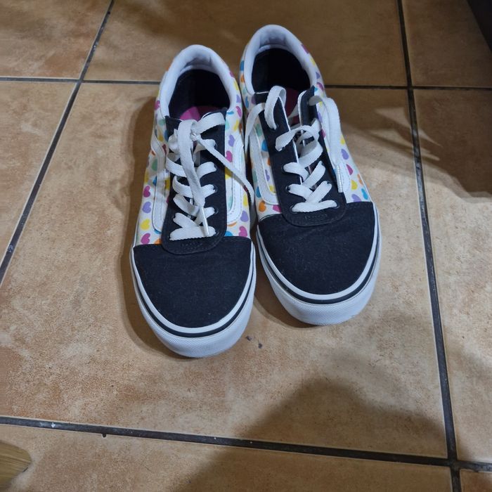 Tenisi Vans puratati o data