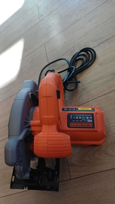 RESIGILAT Fierastrau circular de mana Black+Decker CS1250LA