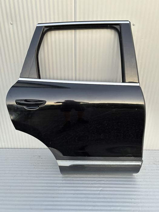 Usa dr spate vw Touareg 7P  cod de culoare LC9X 2011-2015