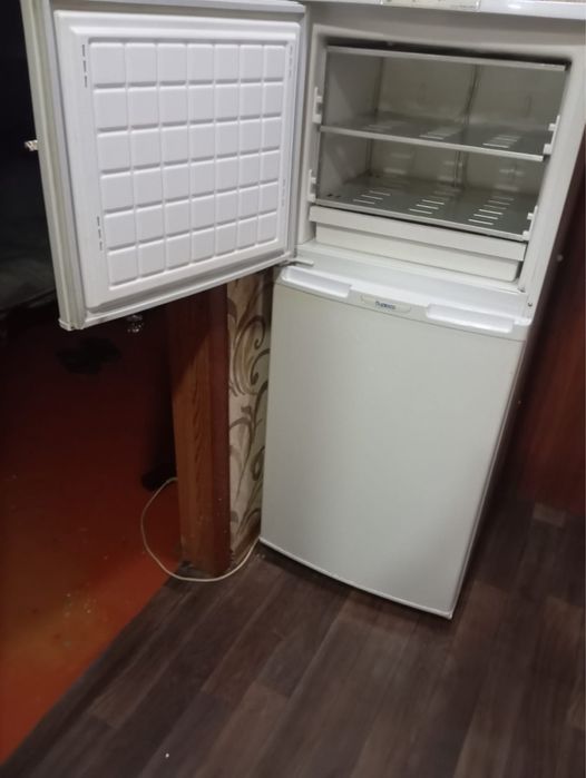 Продам холодильник, полностью в рабочем состоянии!