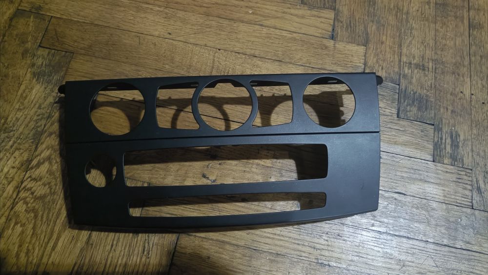 Rama BMW E60 E61 navigație ccc mare  LCI volan  display navi  plastice