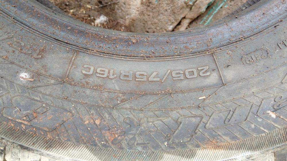 Продам шины 205/75/16с