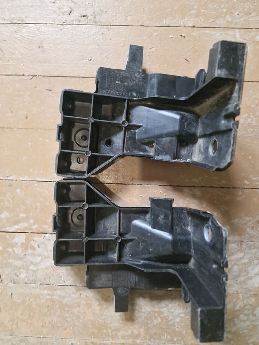 Land Rover Discovery Sport lift  L550 държач предна маска ляв и десен