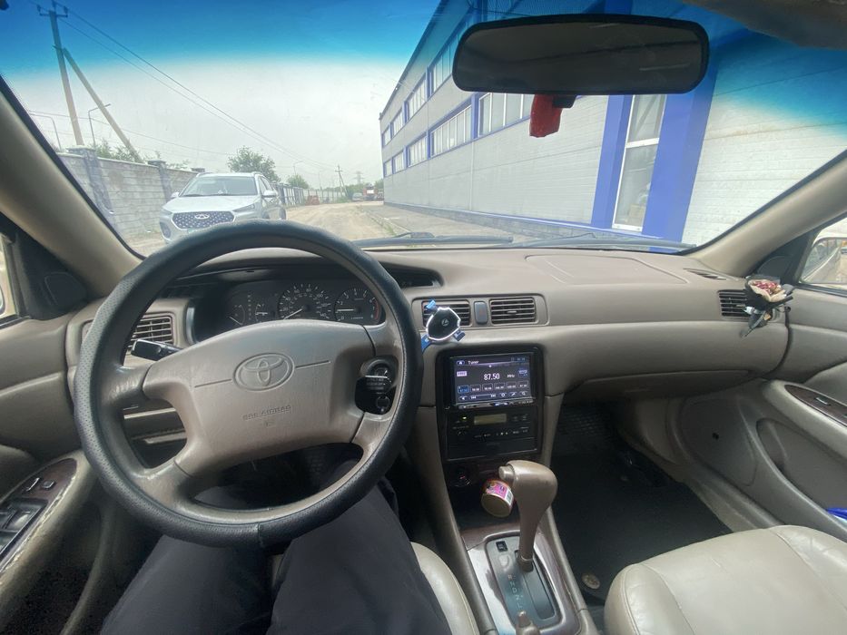 Toyota Camry 2000 в хорошем состоянии