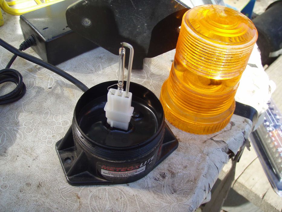 Lampa de avertizare tip stroboscop cu xenon MeteorLite 5 12-80 Vcc USA