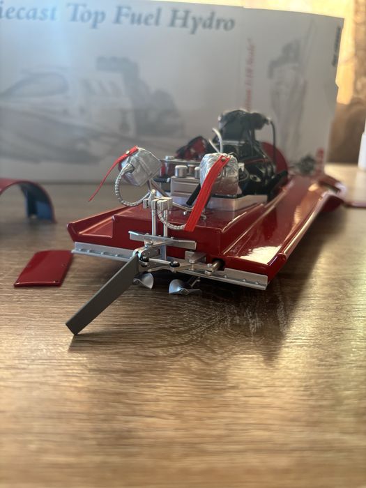 Machetă de colecție Speedboat Bad Ass Diecast Lou Osman 1:18