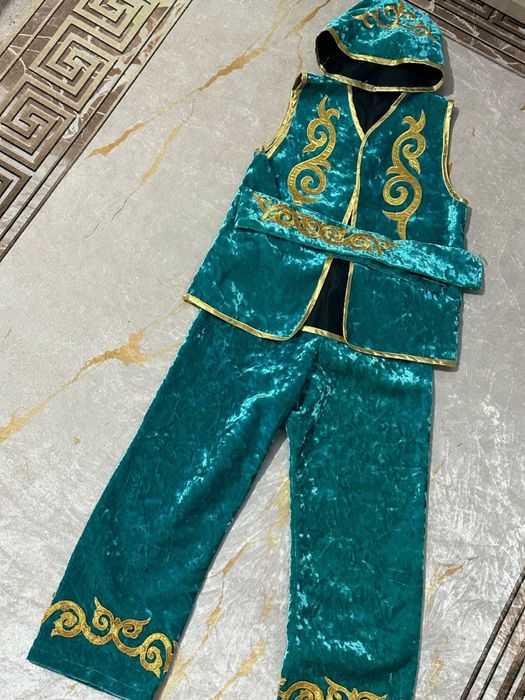 Национальная костюм