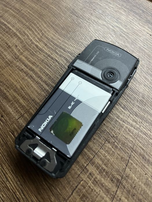 NOkIA 6230 i неразличим от НОВ!
