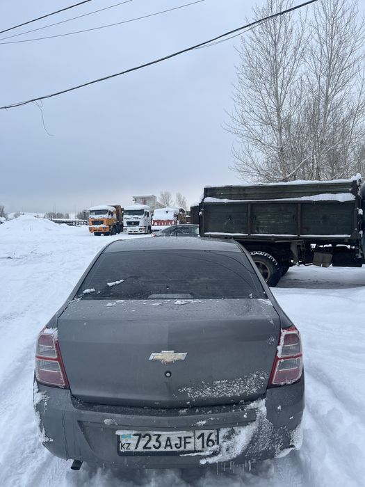 Машина cobalt 2015