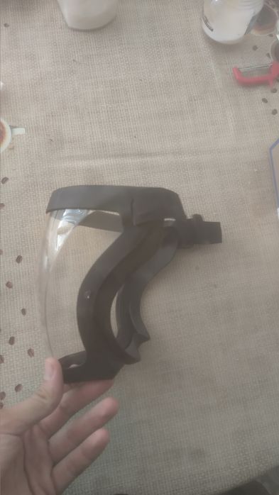 Предпазна маска,като чиста нова