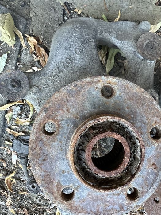 Fuzeta stanga dreapta fata audi a4 b8 b8.5 R8k0407257s R8k0407258s