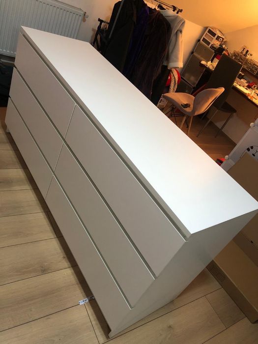 Comodă cu 6 sertare, dimensiuni 1,65 m lungime x 78 cm înălțime x 48 cm adâncime