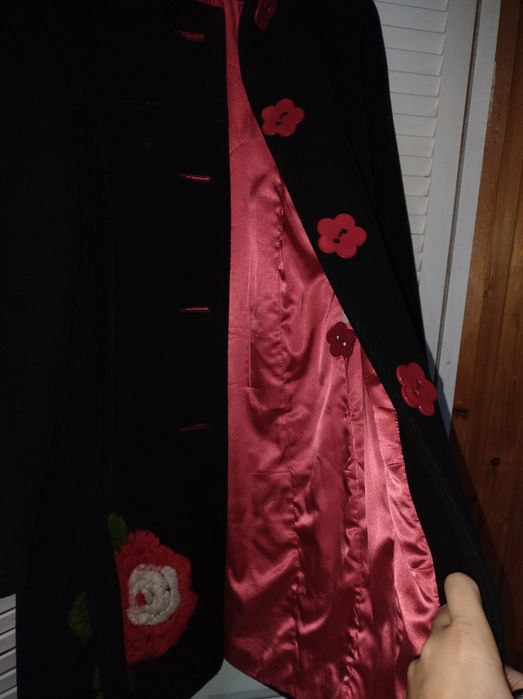 Palton lână negru cu rosu