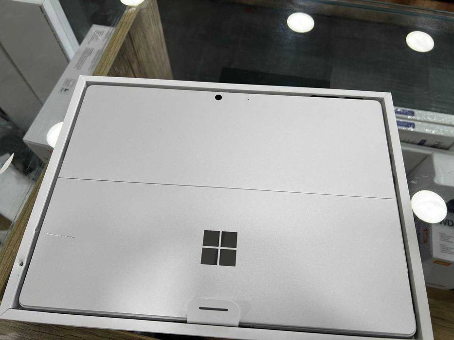 новый Surface Pro 9 i5 / 8Gb / 256Gb Platinum
