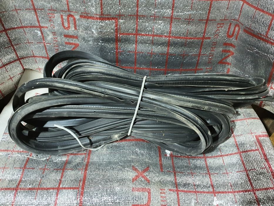 Резинки на двери Лада калина 1117