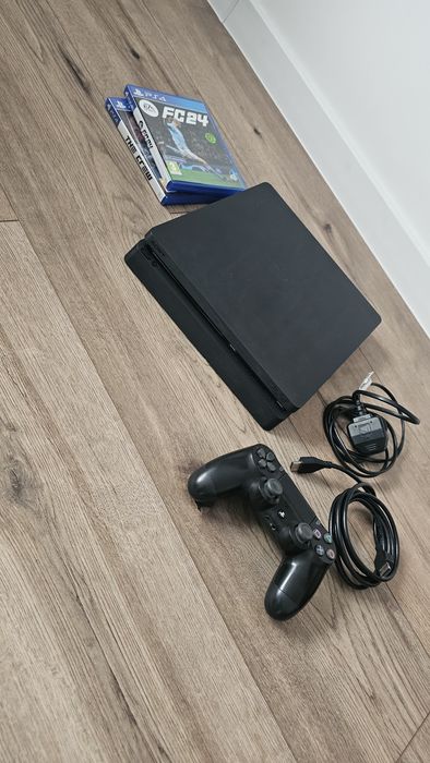 Playstation 4 slim PS4