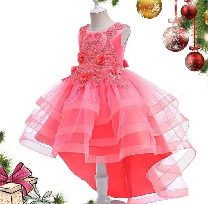 Продам детский платья 2шт