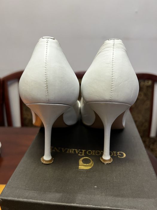 Женские туфли белые