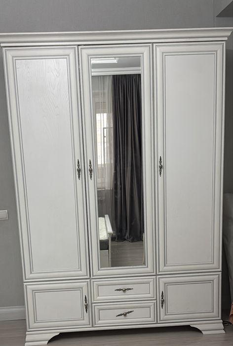 Срочно продам спальный гарнитур