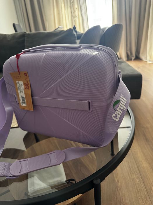 American tourister beauty case