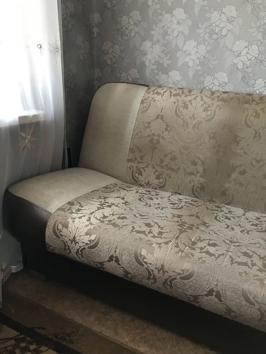 Продам диван в хорошем состоянии ,
