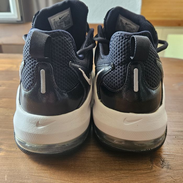 Маратонки.  Nike