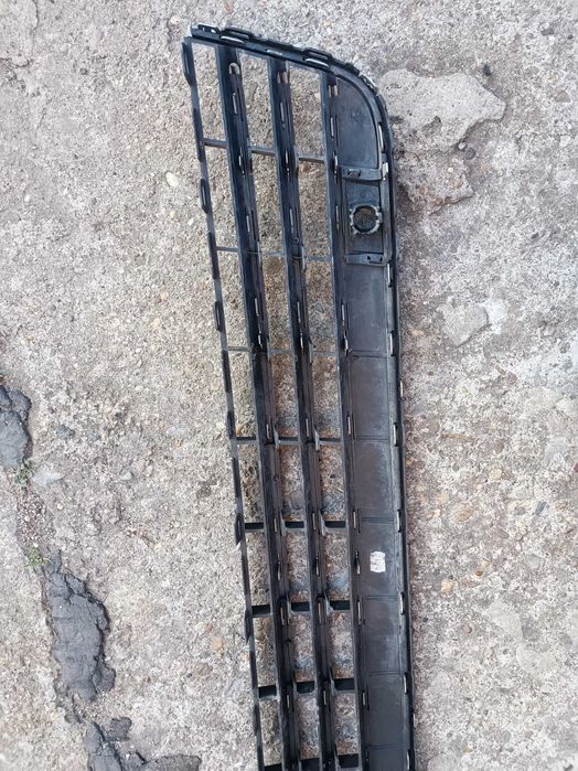 решетка предна броня Touareg 7P6 (2015)