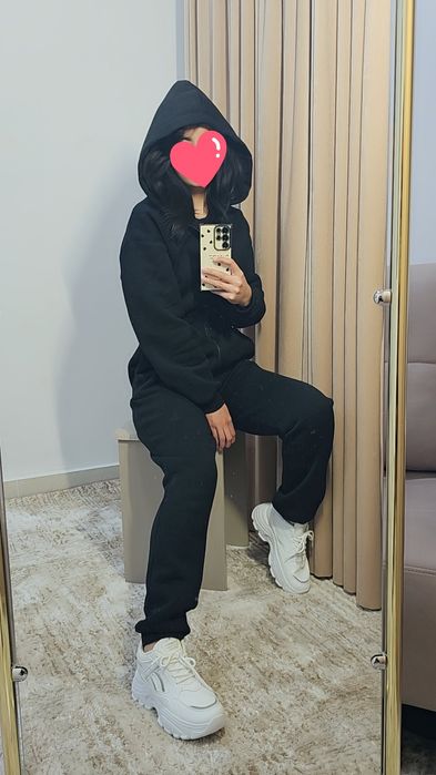 Женский зимний комбинезон. Цвет чёрный. Размер на М, Л оверсайз